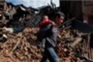 Nepal Earthquake: Death Toll Rises To 6,200 - One News Page [UK]